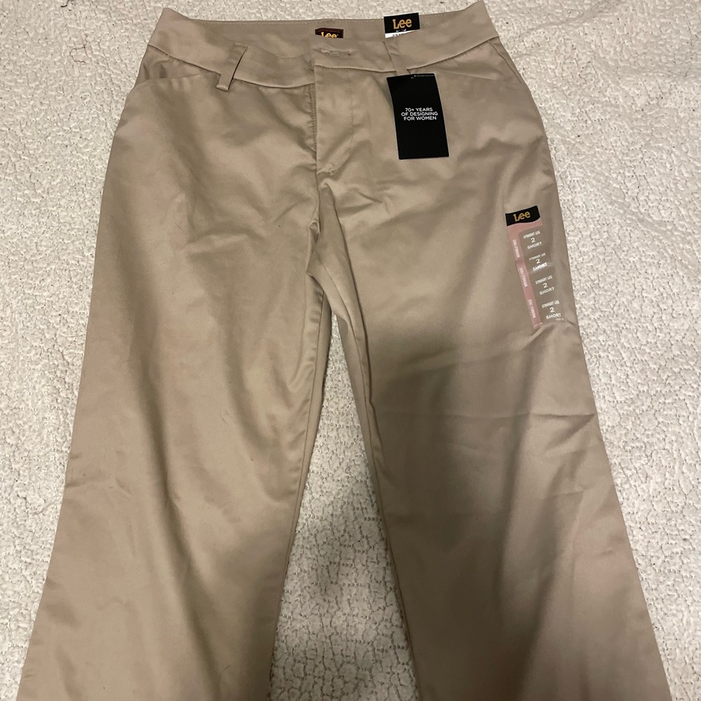 Lee women’s wrinkle free relaxed fit straight leg pant short